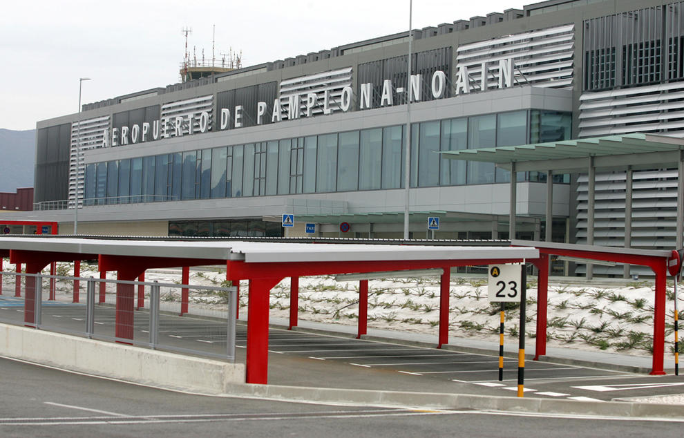 alquiler de autobuses en Pamplona, Navarra, para traslados al aeropuerto